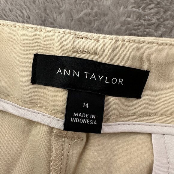 Ann Taylor 2025 The Cotton Crop Pants Women's size 14 Khaki Straight Leg - Picture 3 of 8